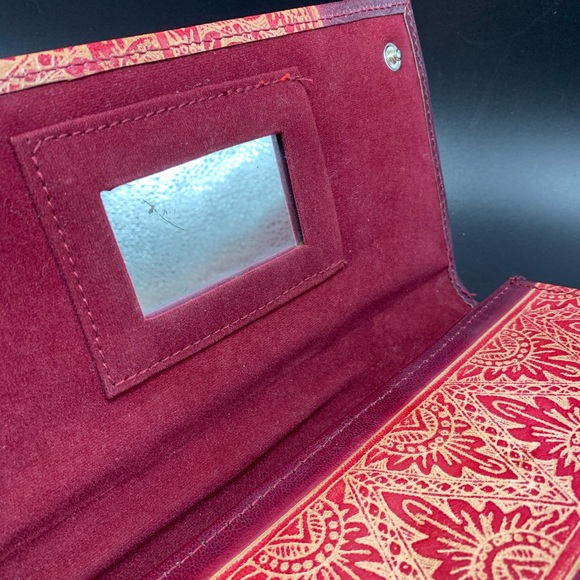 Textured clutch purse from India - Picture 6 of 14